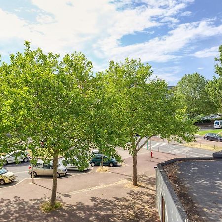 L'Elysee - Easy Check-In - Arrivee Autonome - Place Parking Privative - T2 Surequipe - Wifi - Netflix Apartment Courcouronnes Exterior foto