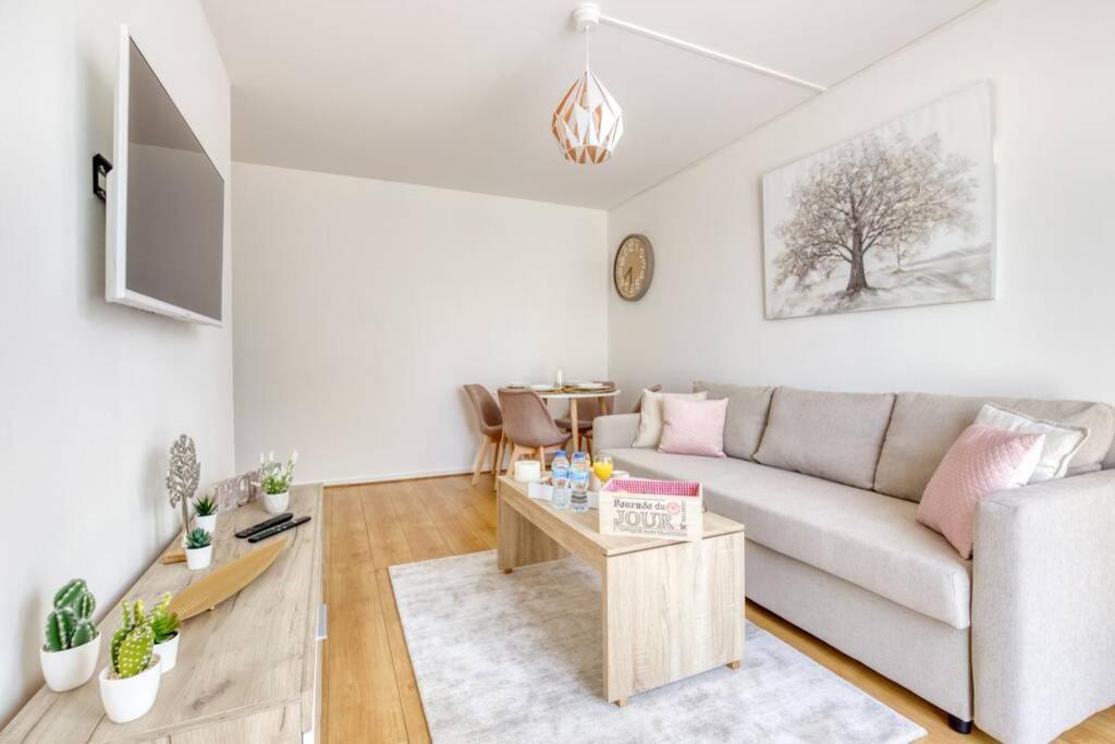 L'Elysee - Easy Check-In - Arrivee Autonome - Place Parking Privative - T2 Surequipe - Wifi - Netflix Apartment Courcouronnes Exterior foto