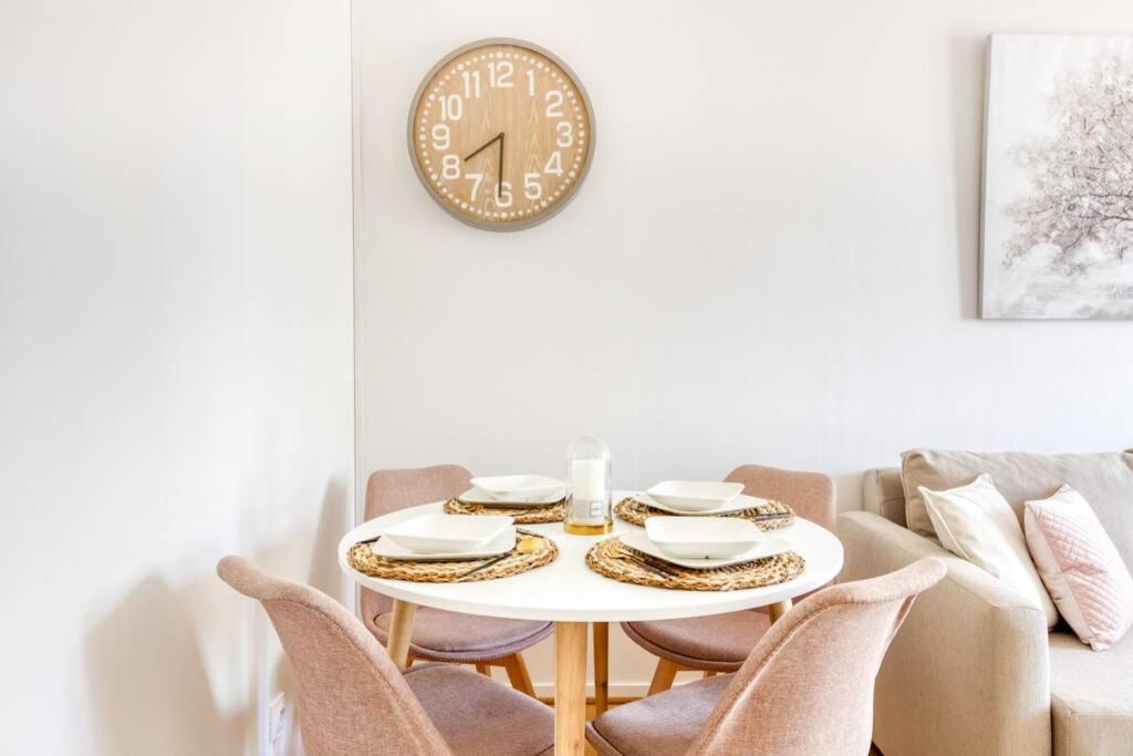 L'Elysee - Easy Check-In - Arrivee Autonome - Place Parking Privative - T2 Surequipe - Wifi - Netflix Apartment Courcouronnes Exterior foto