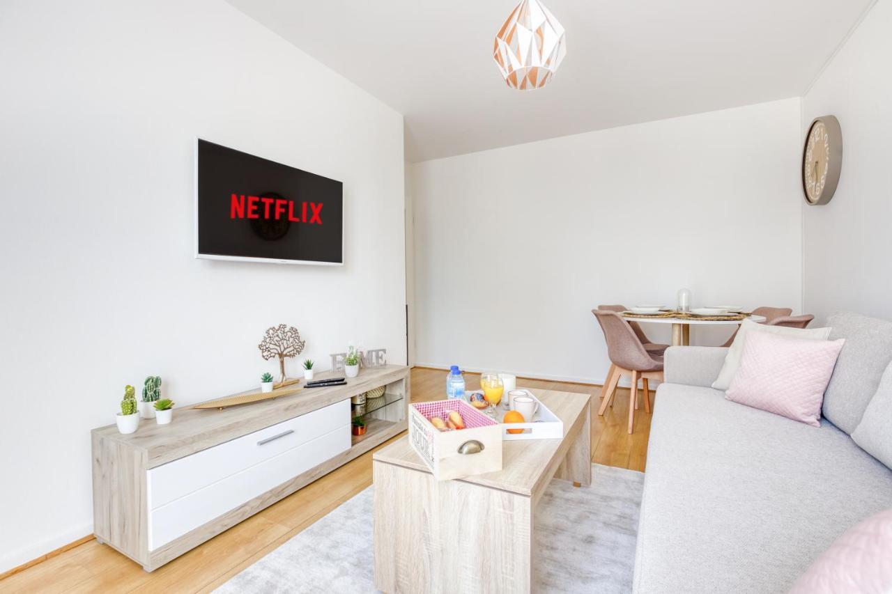 L'Elysee - Easy Check-In - Arrivee Autonome - Place Parking Privative - T2 Surequipe - Wifi - Netflix Apartment Courcouronnes Exterior foto