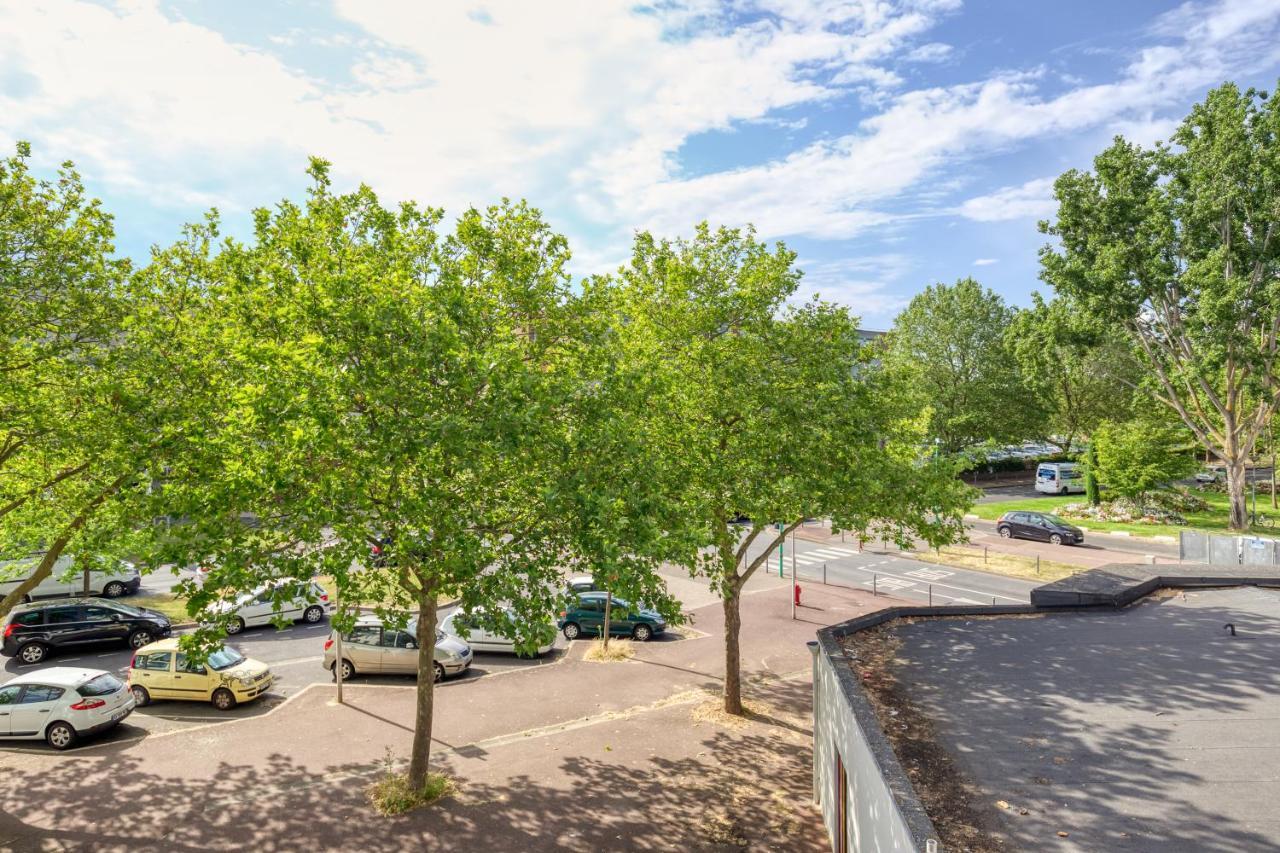 L'Elysee - Easy Check-In - Arrivee Autonome - Place Parking Privative - T2 Surequipe - Wifi - Netflix Apartment Courcouronnes Exterior foto